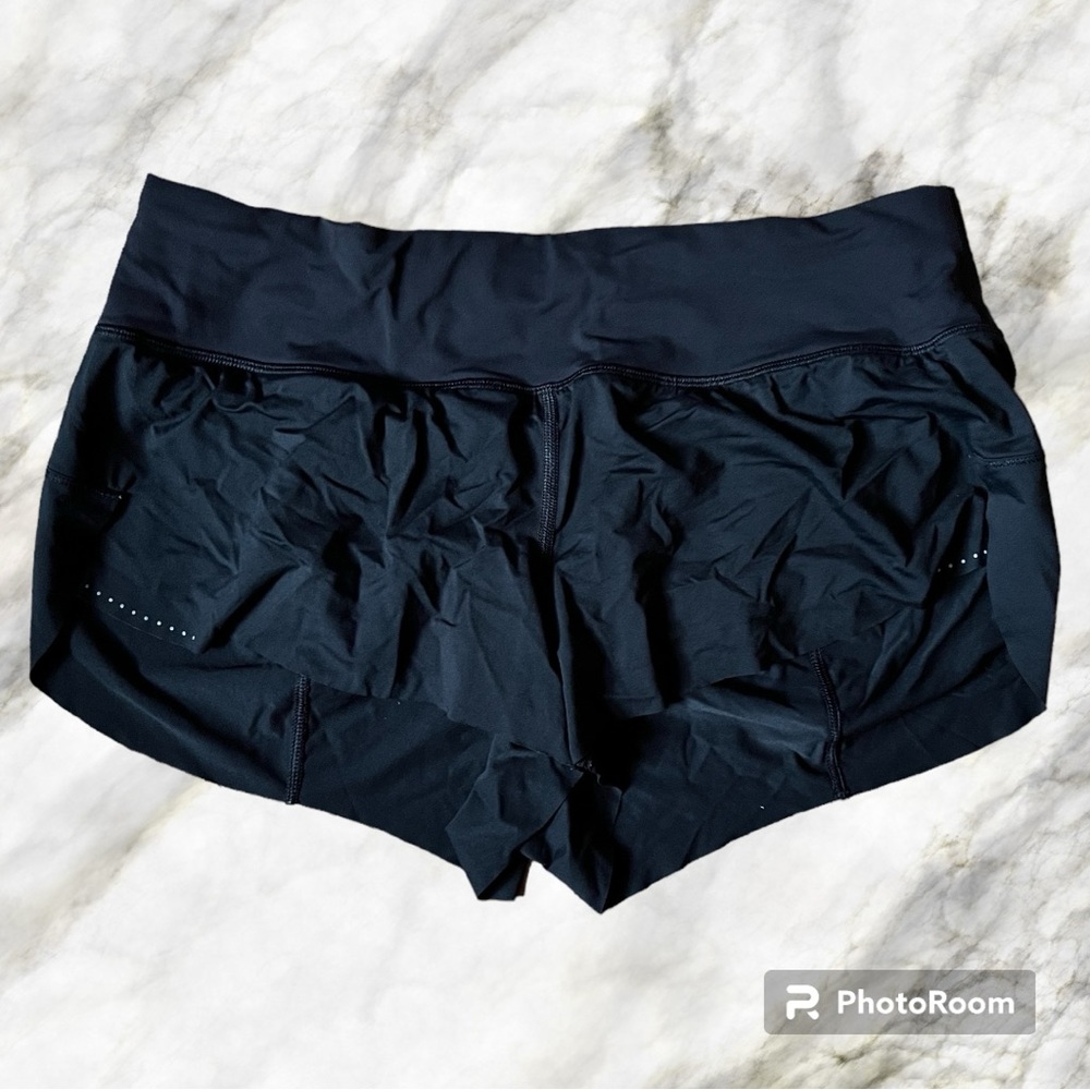 Lululemon chase me short